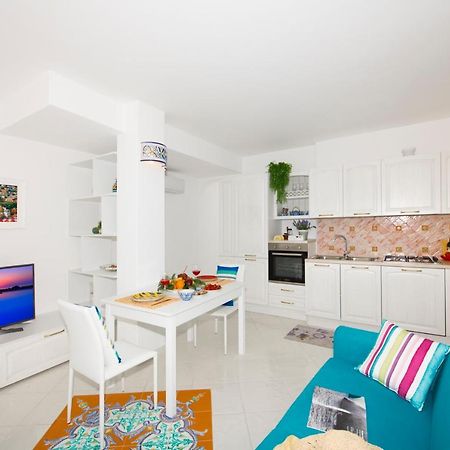 Casa Lucienne Lägenhet Positano Exteriör bild